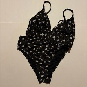 black floral bikini set from aéropostale